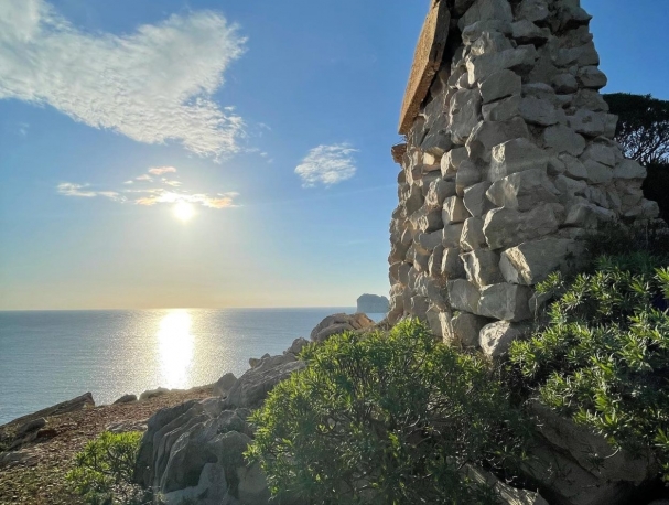 Tour guidato tra storia e natura presso Punta Giglio Alghero